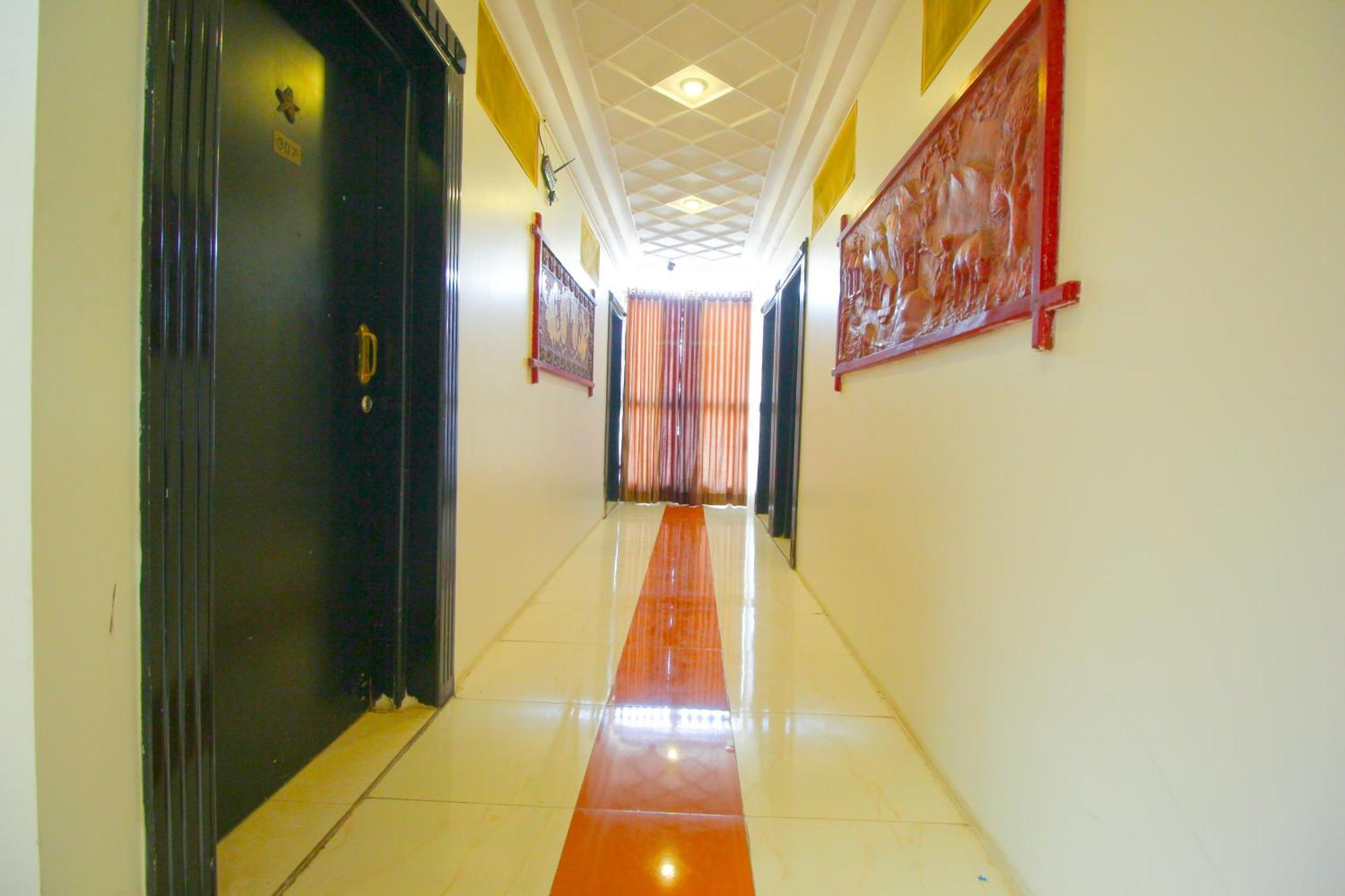 Hotel Upasana Radźkot Zewnętrze zdjęcie