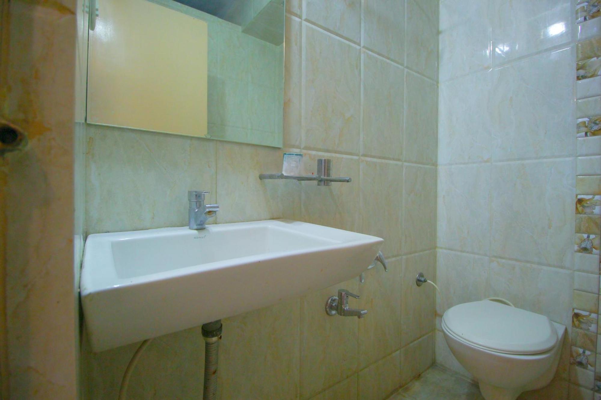 Hotel Upasana Radźkot Zewnętrze zdjęcie