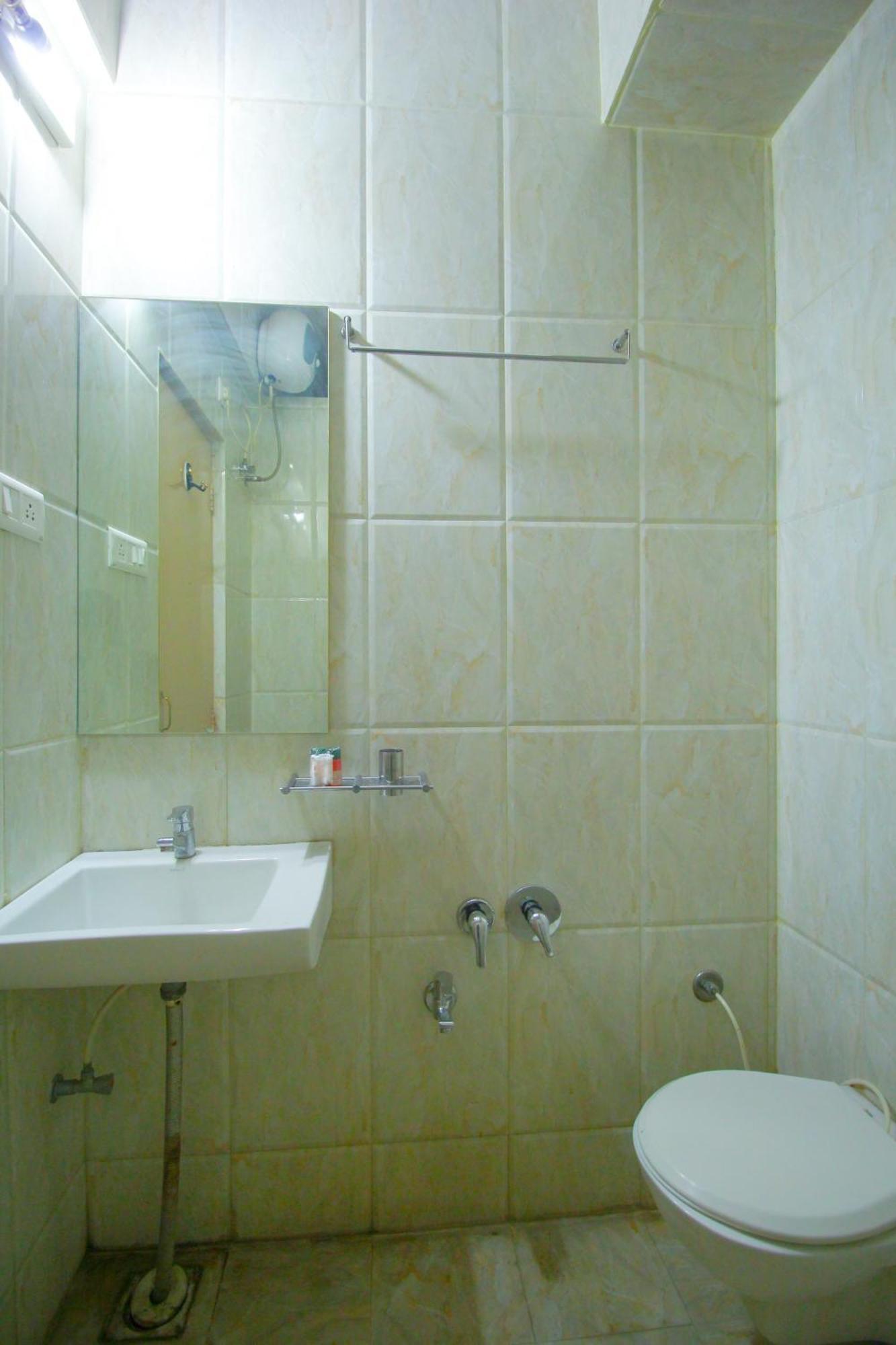 Hotel Upasana Radźkot Zewnętrze zdjęcie