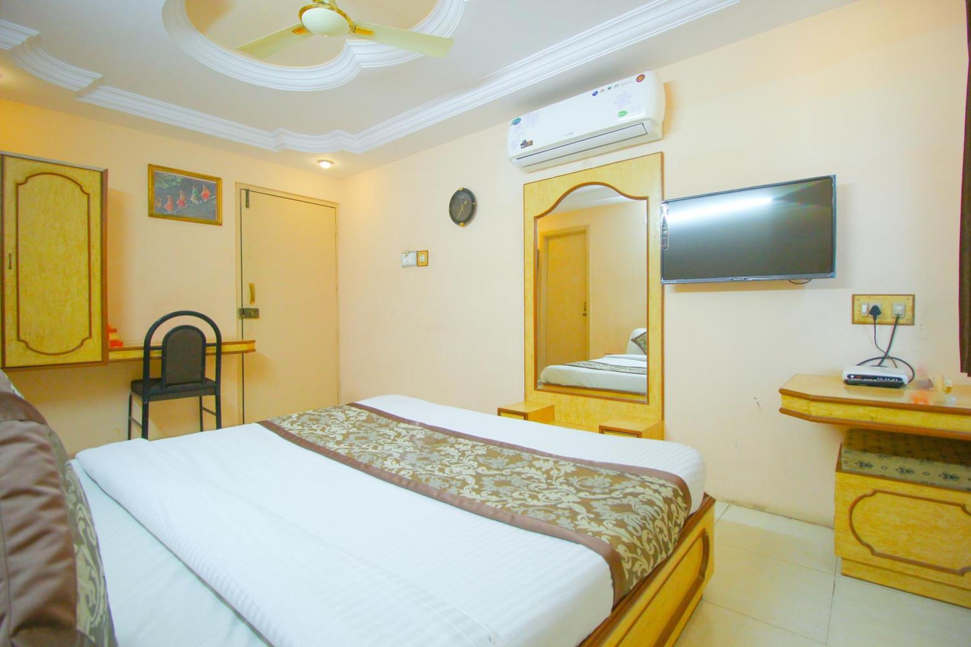 Hotel Upasana Radźkot Zewnętrze zdjęcie