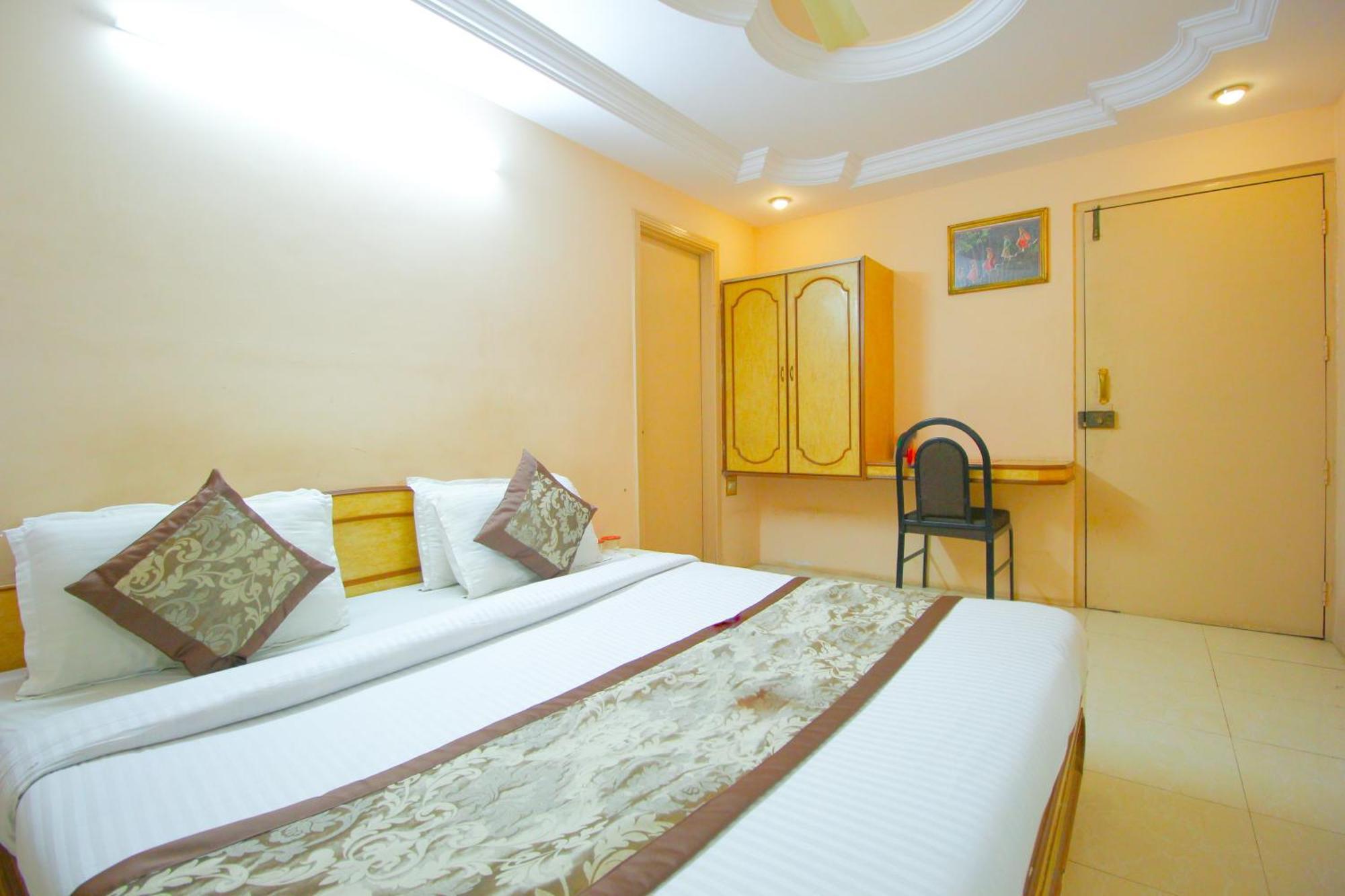 Hotel Upasana Radźkot Zewnętrze zdjęcie
