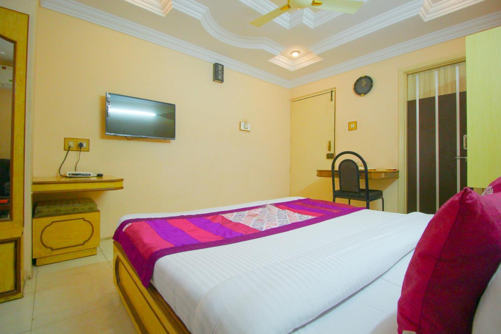 Hotel Upasana Radźkot Zewnętrze zdjęcie
