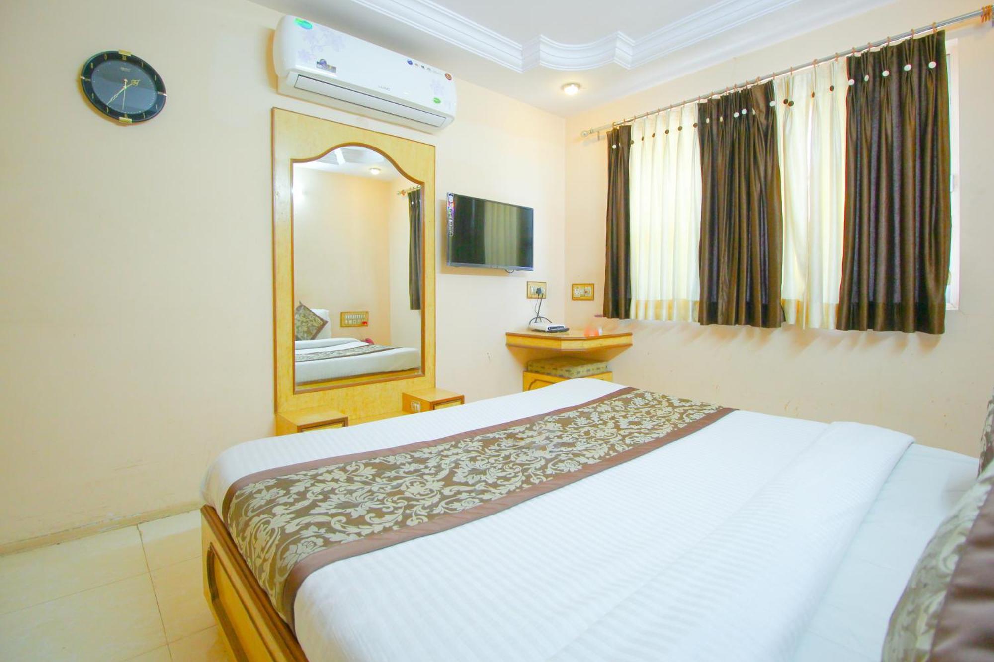 Hotel Upasana Radźkot Zewnętrze zdjęcie