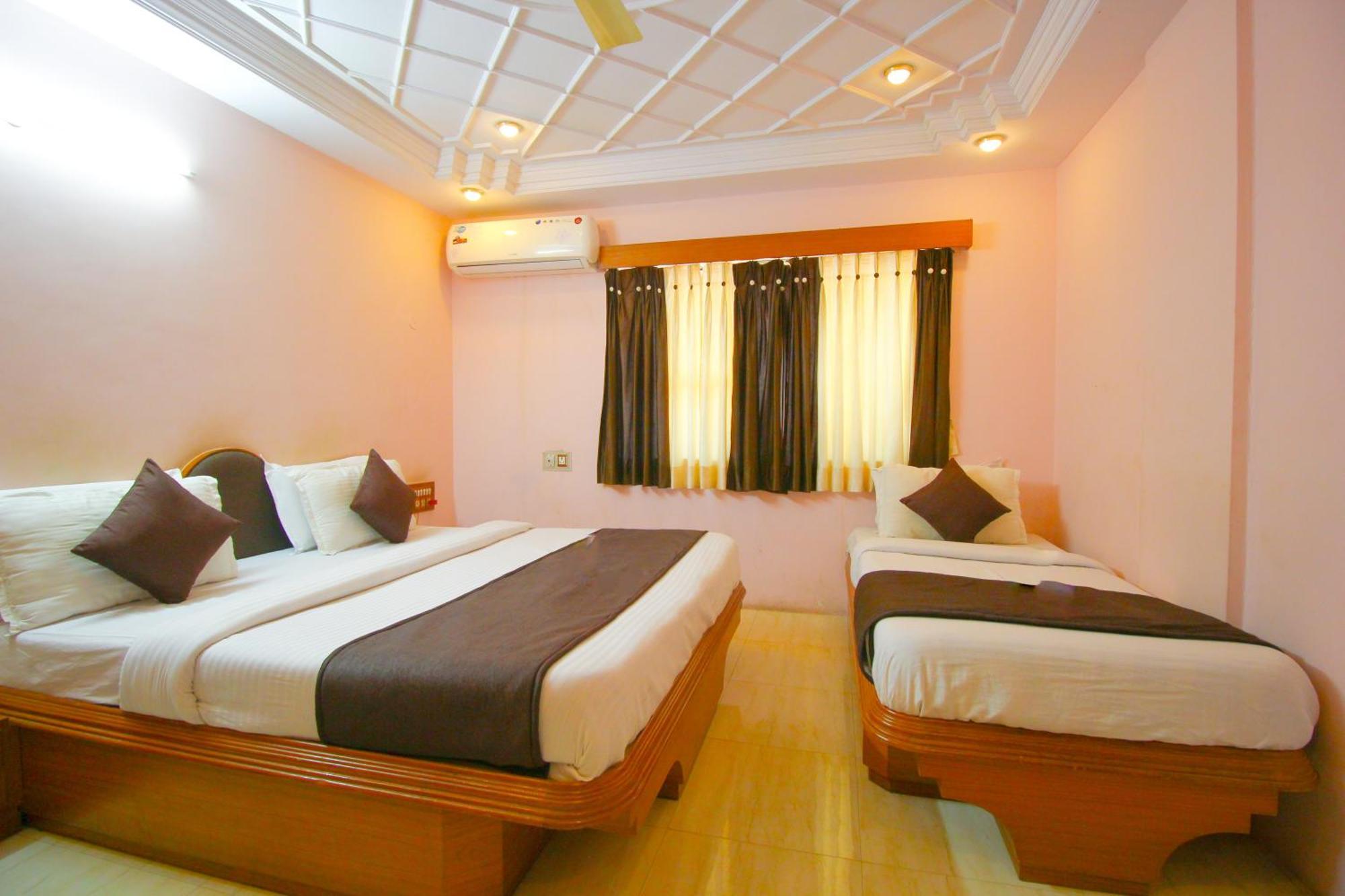 Hotel Upasana Radźkot Zewnętrze zdjęcie