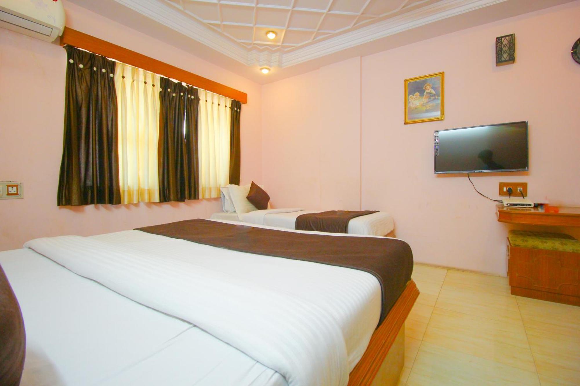 Hotel Upasana Radźkot Zewnętrze zdjęcie