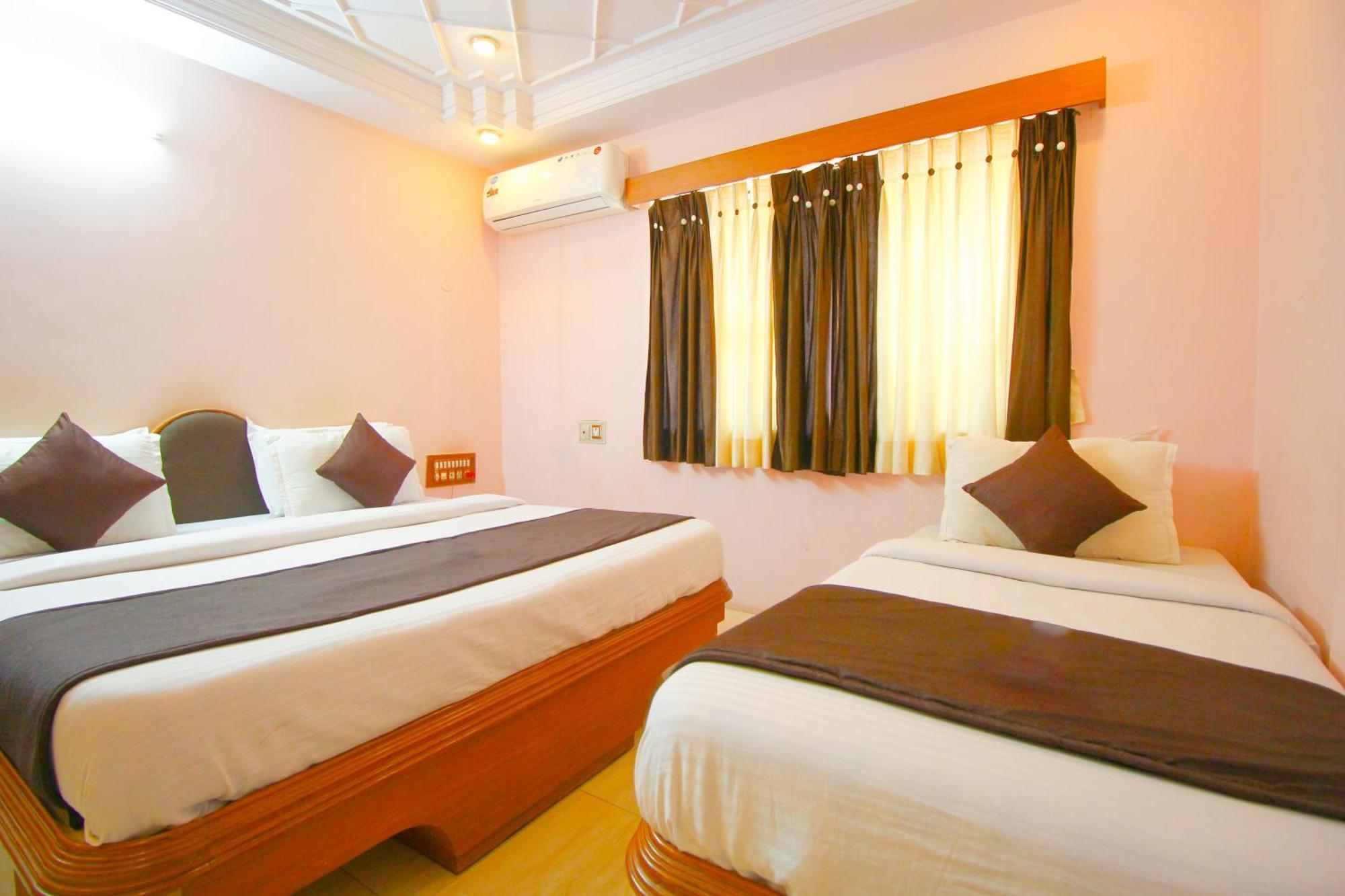 Hotel Upasana Radźkot Zewnętrze zdjęcie